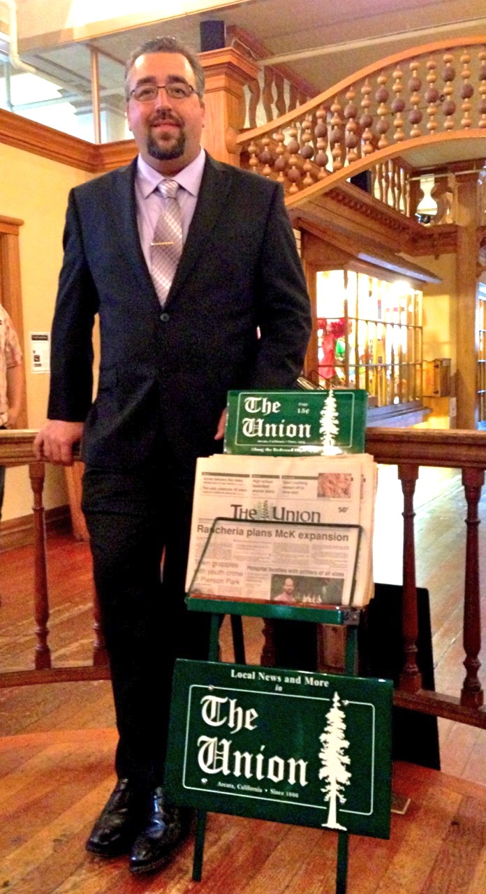 Master restorer Kevin Stonebarger with the gleaming new-old rack.